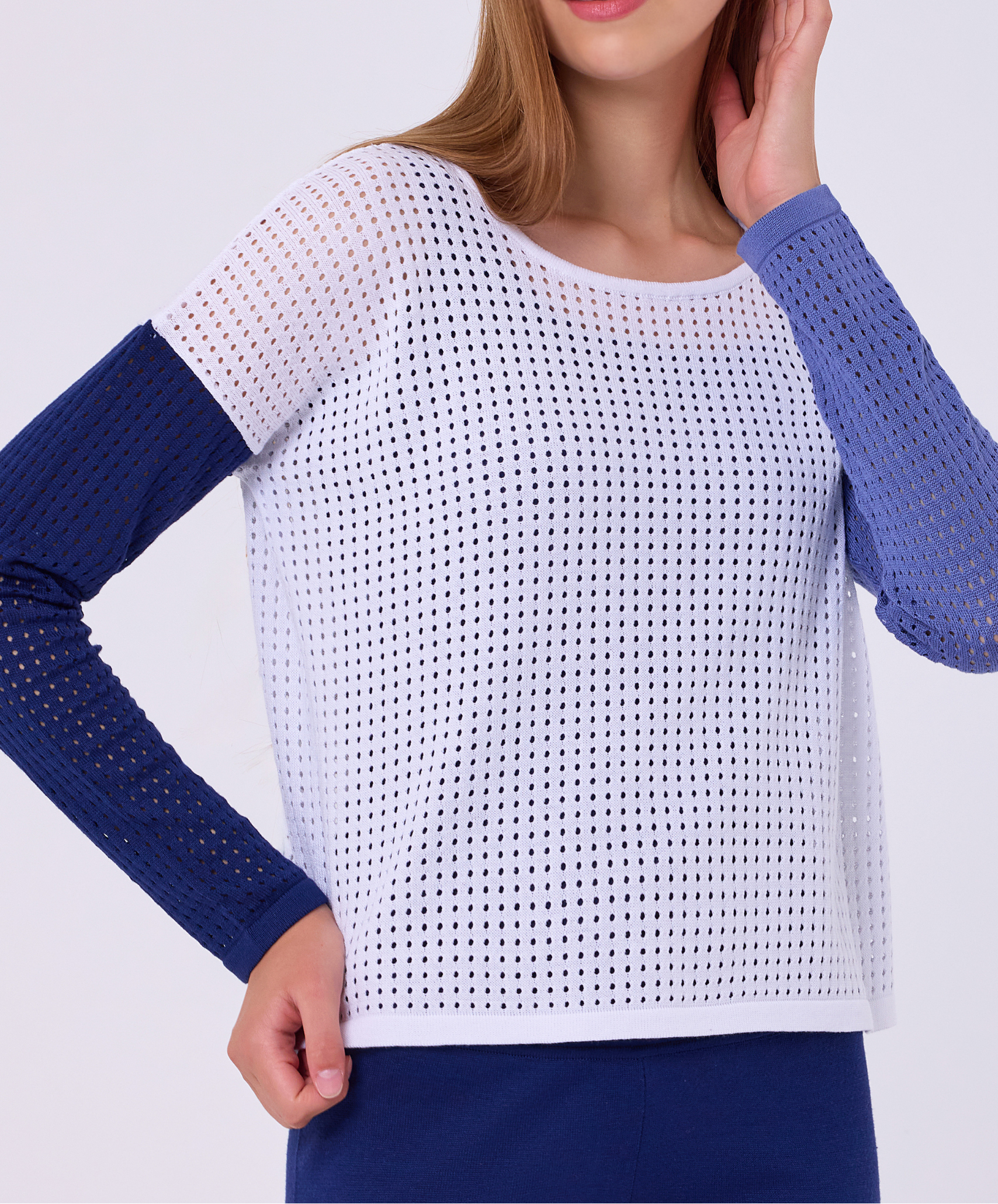 Crew Neck Flower Crochet Top